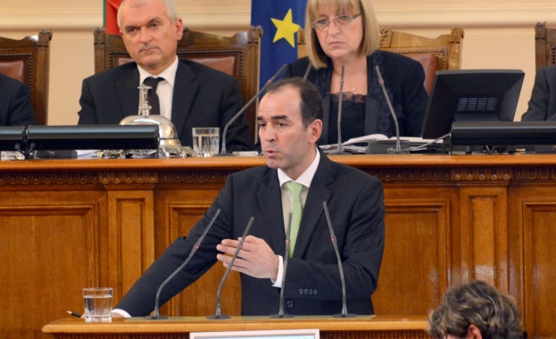 Искров: И да ни задължите, не можем да спасим КТБ