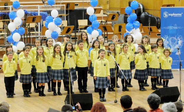 Радиодецата ще даряват усмивки в болници