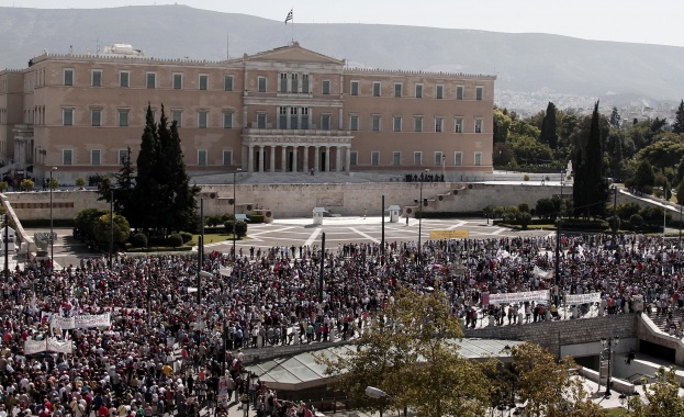25 хиляди протестираха в Атина срещу икономиите