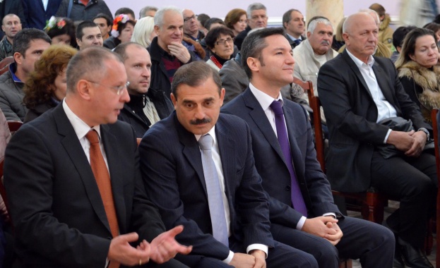 Станишев към българските общности в Кишинев и Одеса: България е навсякъде, където има българи