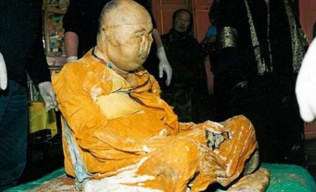 Тялото на будистки монах, умирял през 1926 г., е със запазени жизнени показатели и до днес