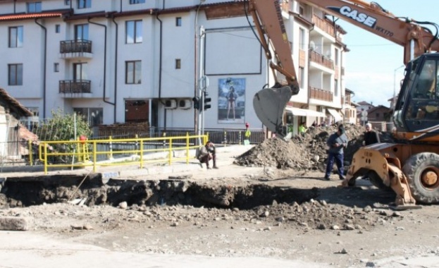 Банско кал гази, но чака бум на туристи