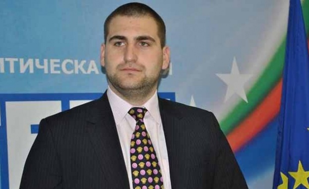 PR в Община Благоевград заема мястото на Томислав Дончев в ЕП?