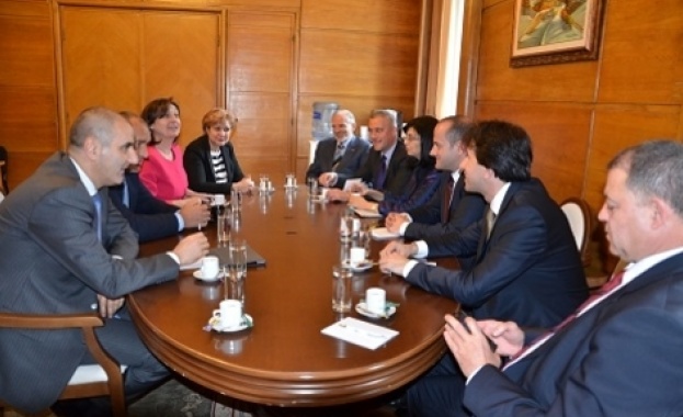 ГЕРБ и реформаторите сглобиха кабинет на отчайващия компромис