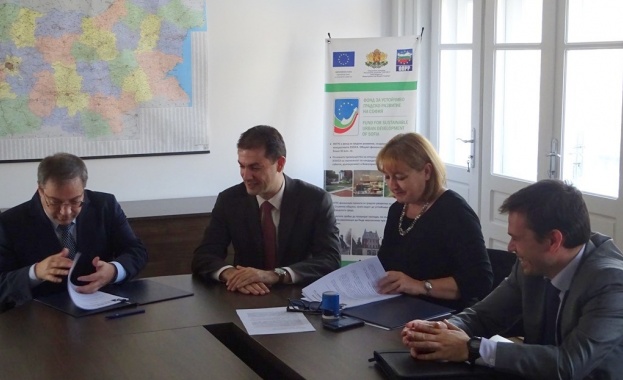 ФЛАГ подписа договор за 40 млн. лв. заемни средства за общините по европроекти