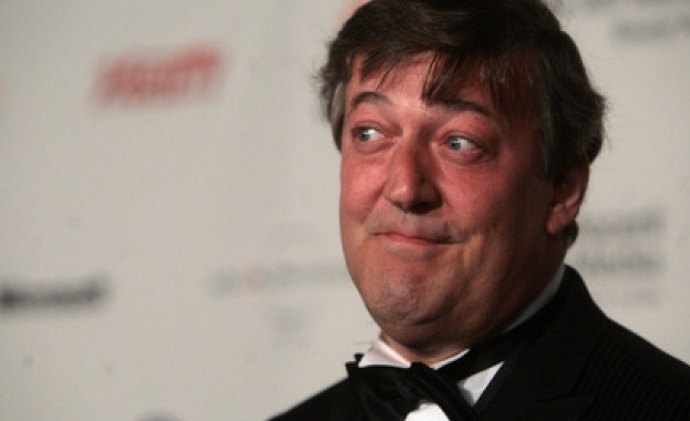 Стивън Фрай изостави Twitter