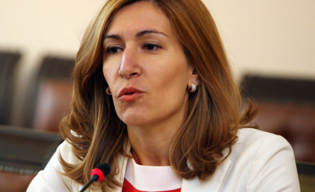 Министърът на туризма Николина Ангелкова ще участва в среща на