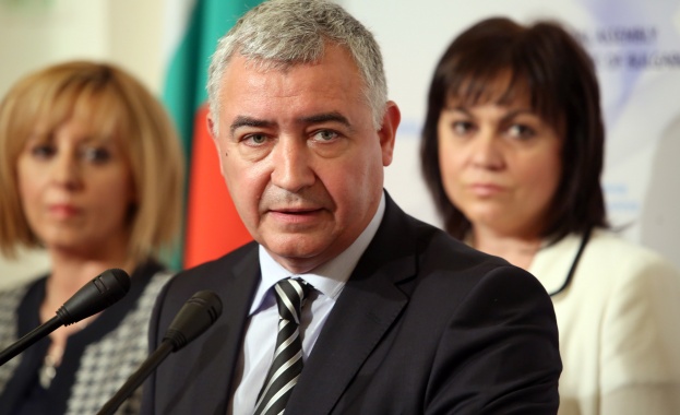 Мерджанов: АТАКА не са заявявали желание за участие във вота на недоверие