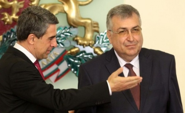 Плевнелиев с висока оценка за кабинета „Близнашки”