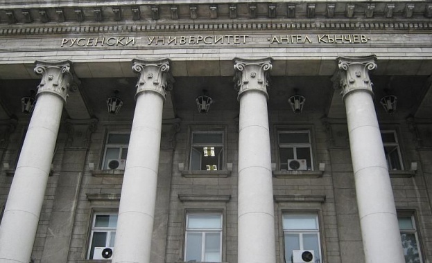 Откриха изложба-базар на руска научна литература в Русенския университет