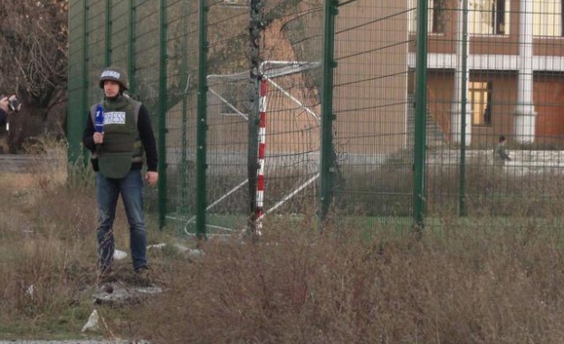 Руски журналисти попаднаха под обстрел в Донецк