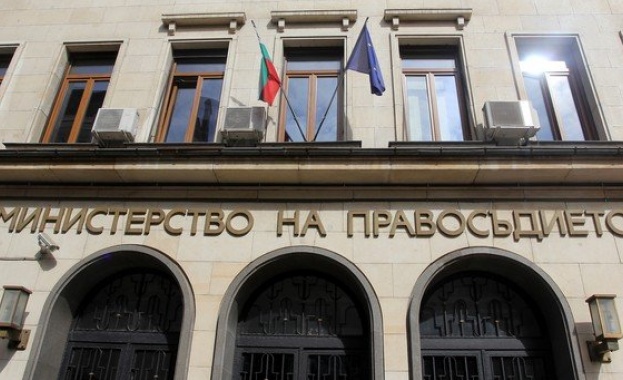 За 10 години 120 174 души са поискали българско гражданство