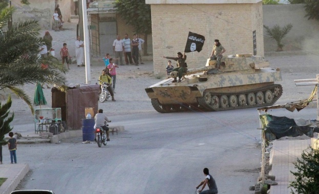 Кюрдите си върнаха контрола над центъра на Кобани 