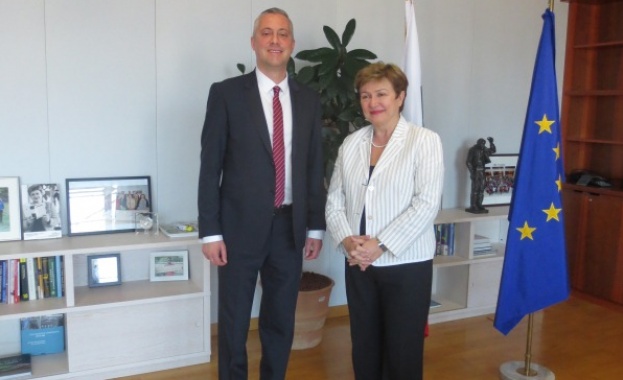 Лукарски подкрепи предложените от ЕК мерки за защита на европейския бизнес