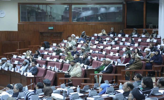 Парламентът на Афганистан одобри указ, разширяващ присъствието на САЩ