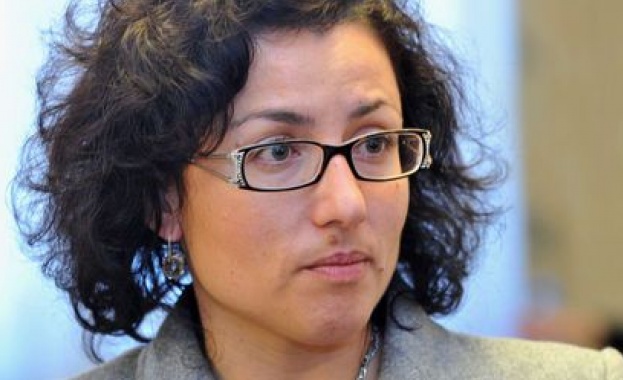 Танева уволни съветничка по европрограма след журналистическо разследване
