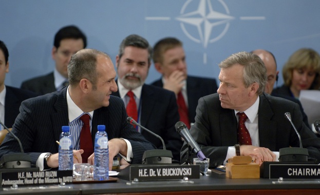 И македонски премиер отива в затвора