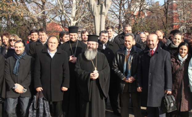 СУ „Св. Климент Охридски" чества патронния си празник