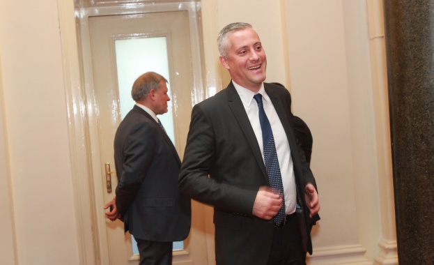 Официалната позиция на България по TTIP: По време на преговорния процес трябва да се разгледат визите за САЩ