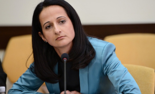 Парламентът прекрати мандата на Карина Караиванова като председател на КФН 