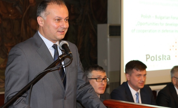 Зам.-министър Петров представи нови възможности за българската и полската отбранителни индустрии