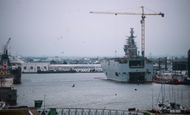 Френският президент отложи доставката за Русия на първия „Мистрал”