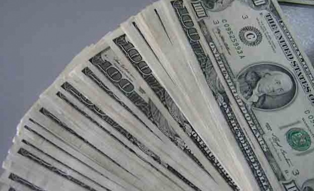 Валута, скрита в папка с документи, откриха на "Малко Търново" 