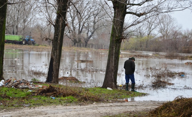 Опасно повишаване на нивото на Тунджа при Елхово
