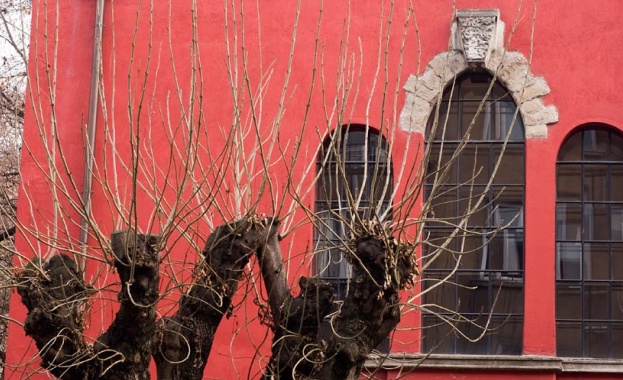 МК: Наемът на „Червената къща” е 5,75 лв. на кв. метър