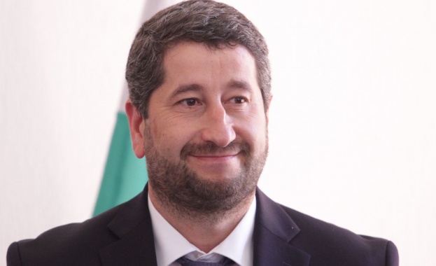 Да реформираш съдебната власт, е като да местиш гробище 