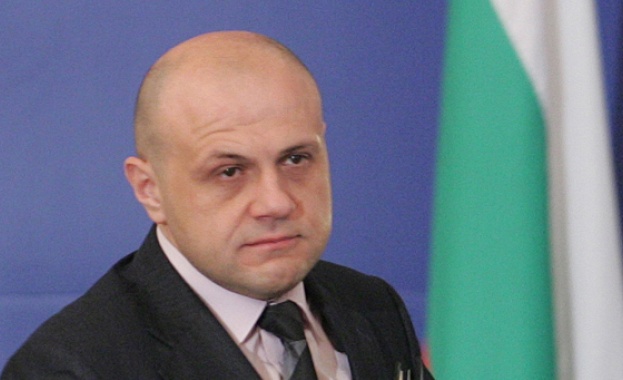 Томислав Дончев: България има техническа готовност за теглене на заем