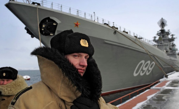 Атомният ракетен крайцер „Петър Велики” започна учения