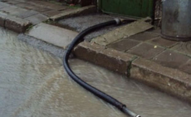 Българската армия остава в готовност за оказване на помощ на населението в засегнати от наводненията райони