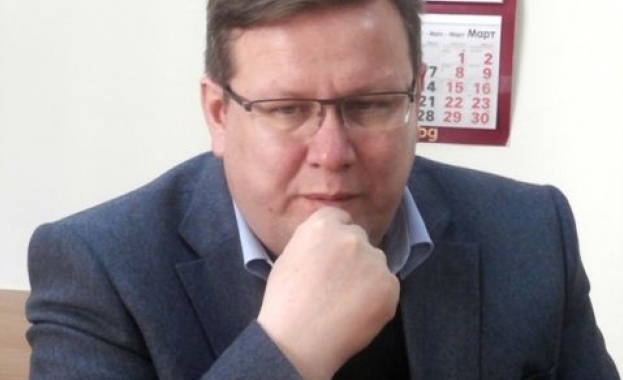 Явор Дачков: Търгуват Конституцията срещу плажни ивици 