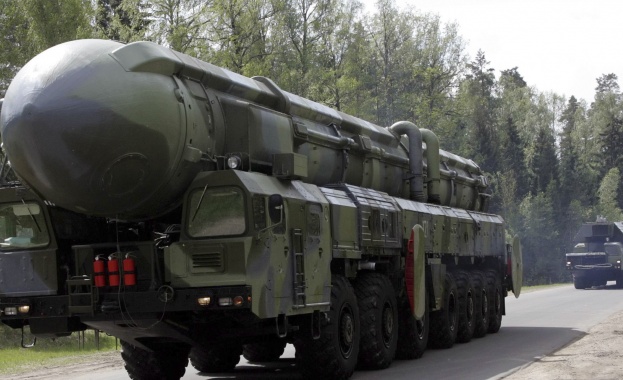 Ракетата на комплекса Топол-М тежи 47 тона