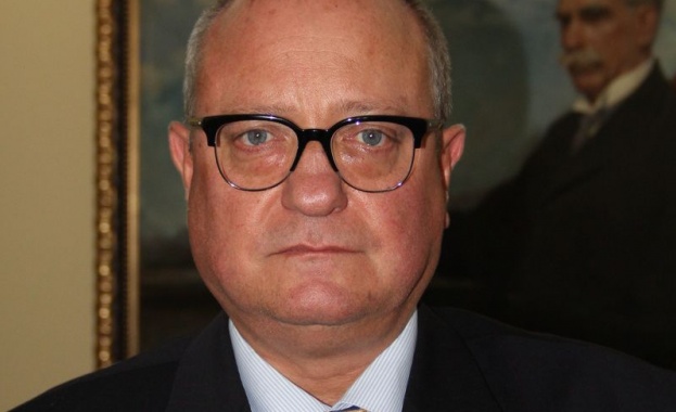 Министър Танев за случая в Дебелт: Трябва да възпитаме човещина