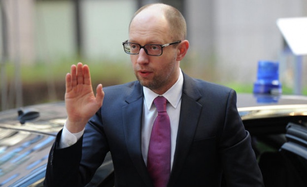 Киев прокопава дълбок ров по границата с Русия