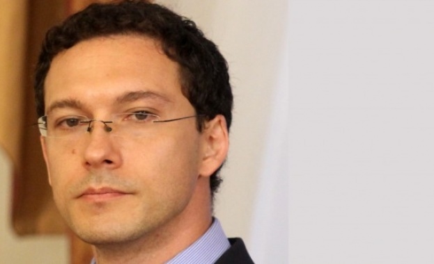 Митов търси доброволци в парламента за референдума в чужбина