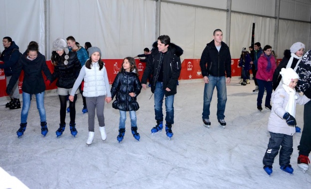 Най-доброто място за забавление в София - ледената пързалка на езерото Ариана