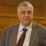 Гечев към Цветанов: Аз на ваше място няма да имам гьонсурат да отправям перпоръки - задочен фискултурник на професор!