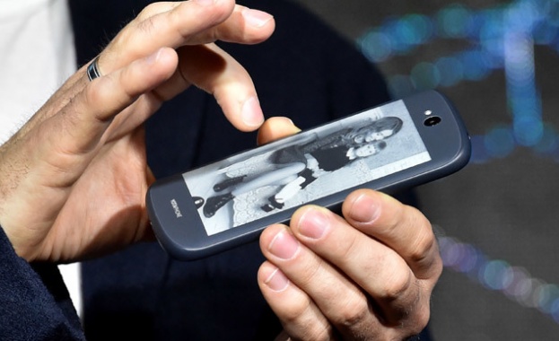 Forbes определи новия YotaPhone 2 като „пробив на годината”