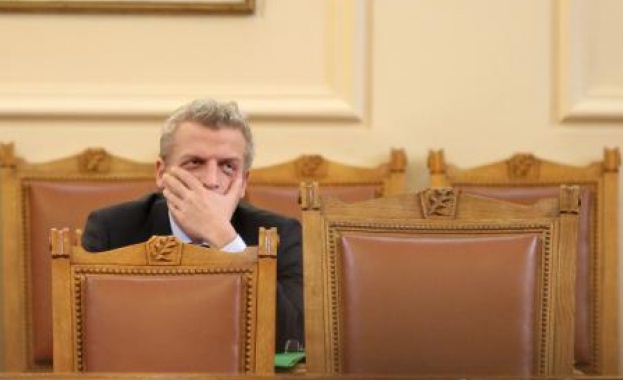 И КНСБ поиска оставката на Москов