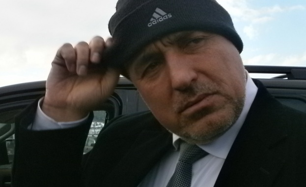 ББ в страната на чудесата и в огледалния свят