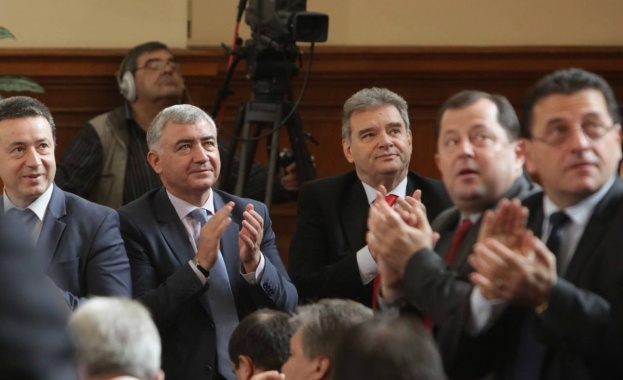 Атанас Мерджанов: Фактическата коалиция продължава практиките на задкулисието