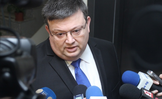 Сотир Цацаров: „Делойт” започва експертиза по случая КТБ през януари