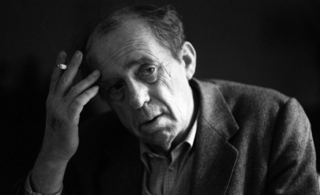 Отнасяме се към любовта като към искра, а тя всъщност е динамит