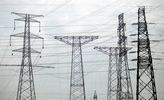 КЕВР опитва да ограничи новото поскъпване на тока от 1 юли