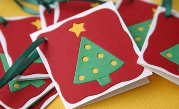 Деца изпращат коледни картички до политиците