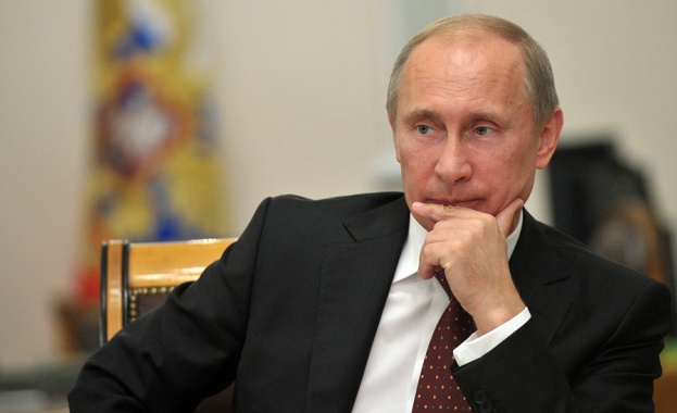 Путин призова правителството да мине на ръчно управление на страната