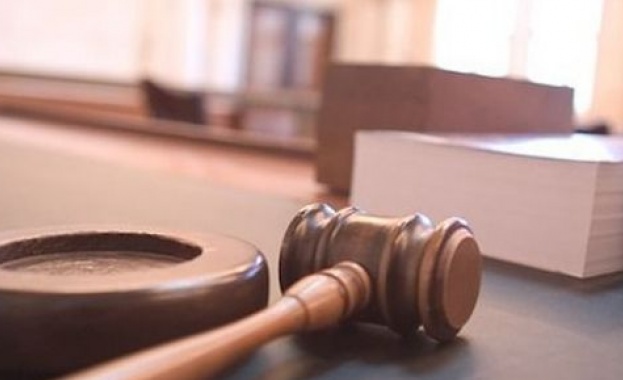 Намалиха присъдите на учители за удавено в басейн дете